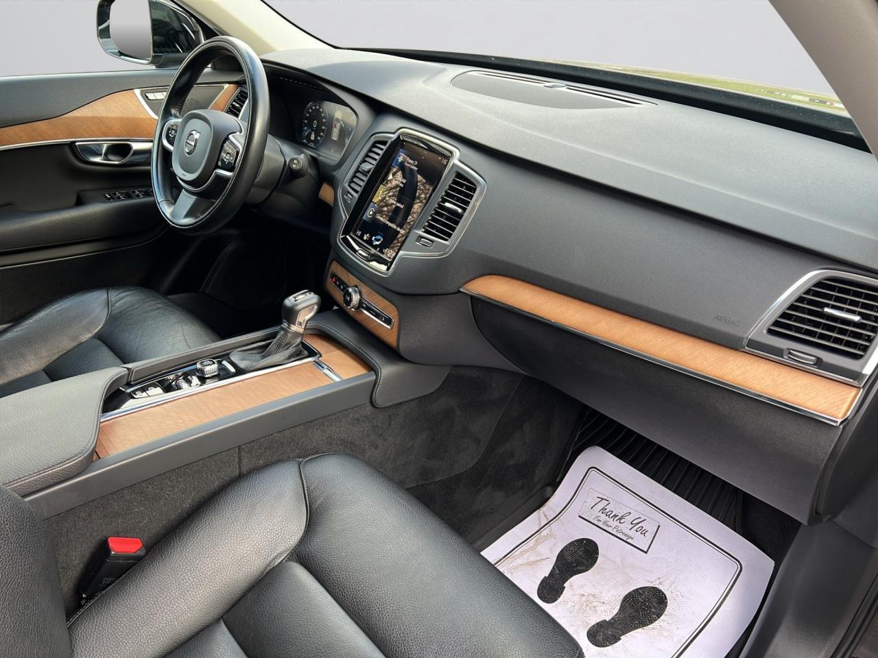 2021 Volvo XC90 T6 AWD Momentum 7-Seater - Navigation !!! Photo