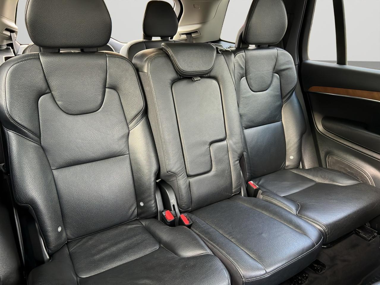 2021 Volvo XC90 T6 AWD Momentum 7-Seater - Navigation !!! Photo
