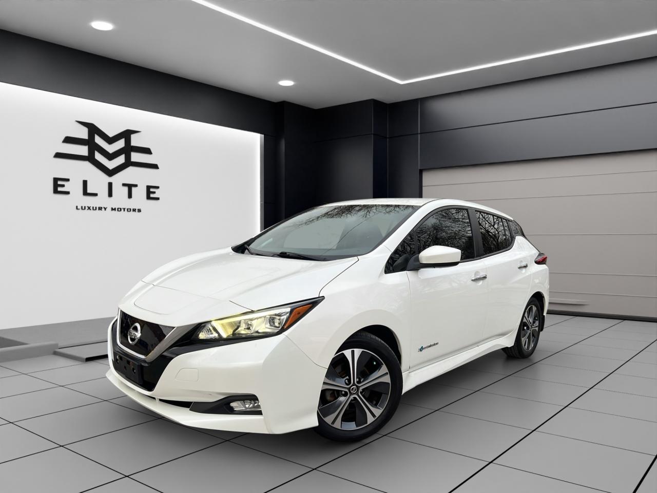 2018 Nissan Leaf SV Hatchback - Navigation System - ELECTRIC !! Photo