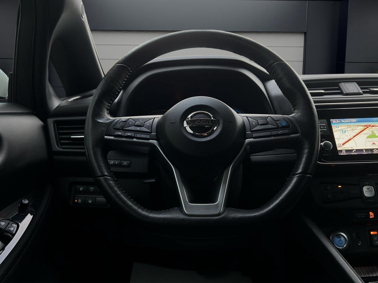 2018 Nissan Leaf SV Hatchback - Navigation System - ELECTRIC !! Photo