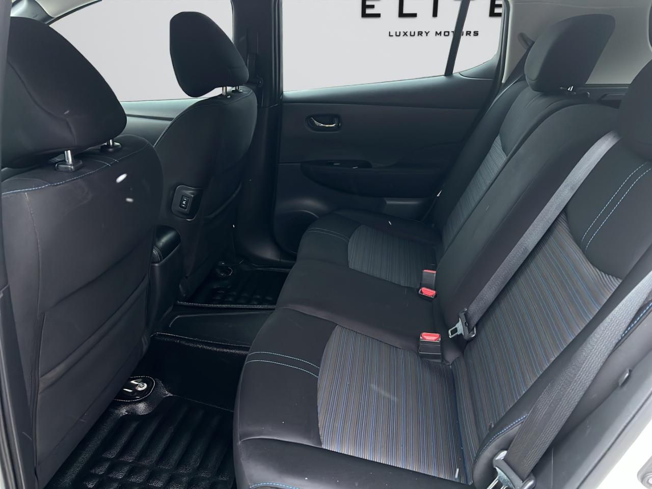 2018 Nissan Leaf SV Hatchback - Navigation System - ELECTRIC !! Photo