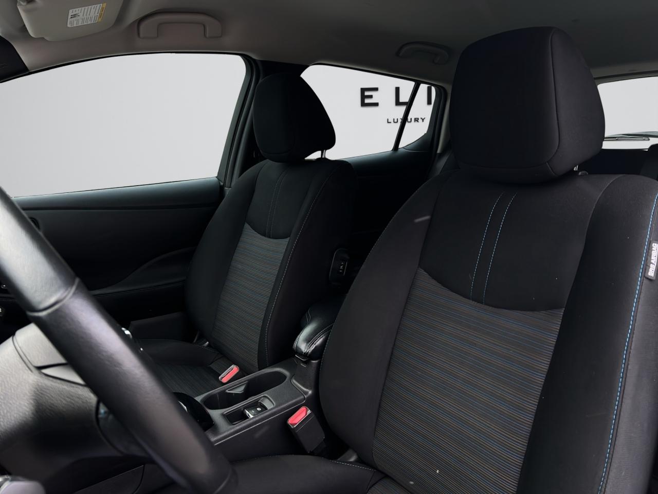 2018 Nissan Leaf SV Hatchback - Navigation System - ELECTRIC !! Photo