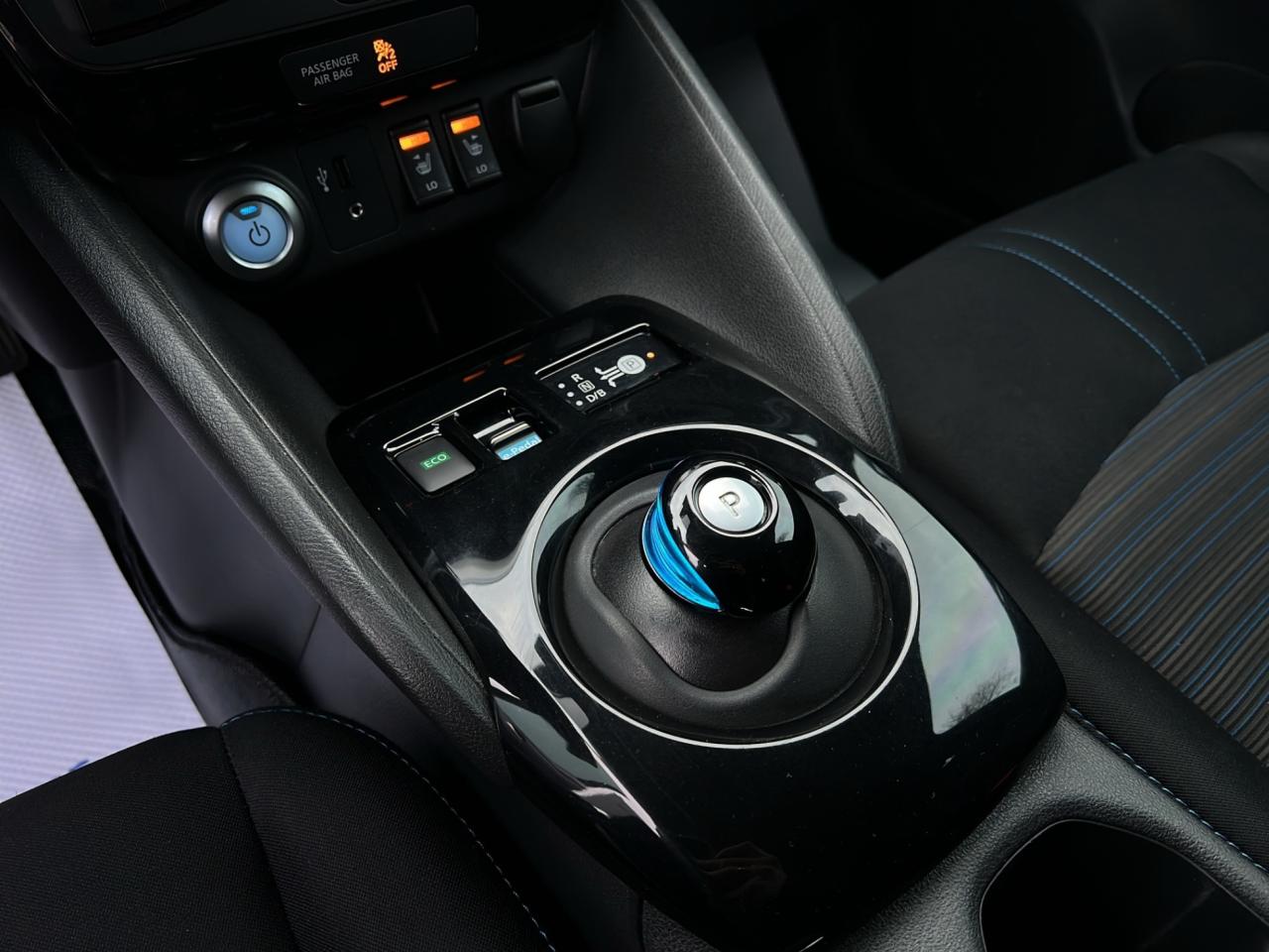 2018 Nissan Leaf SV Hatchback - Navigation System - ELECTRIC !! Photo