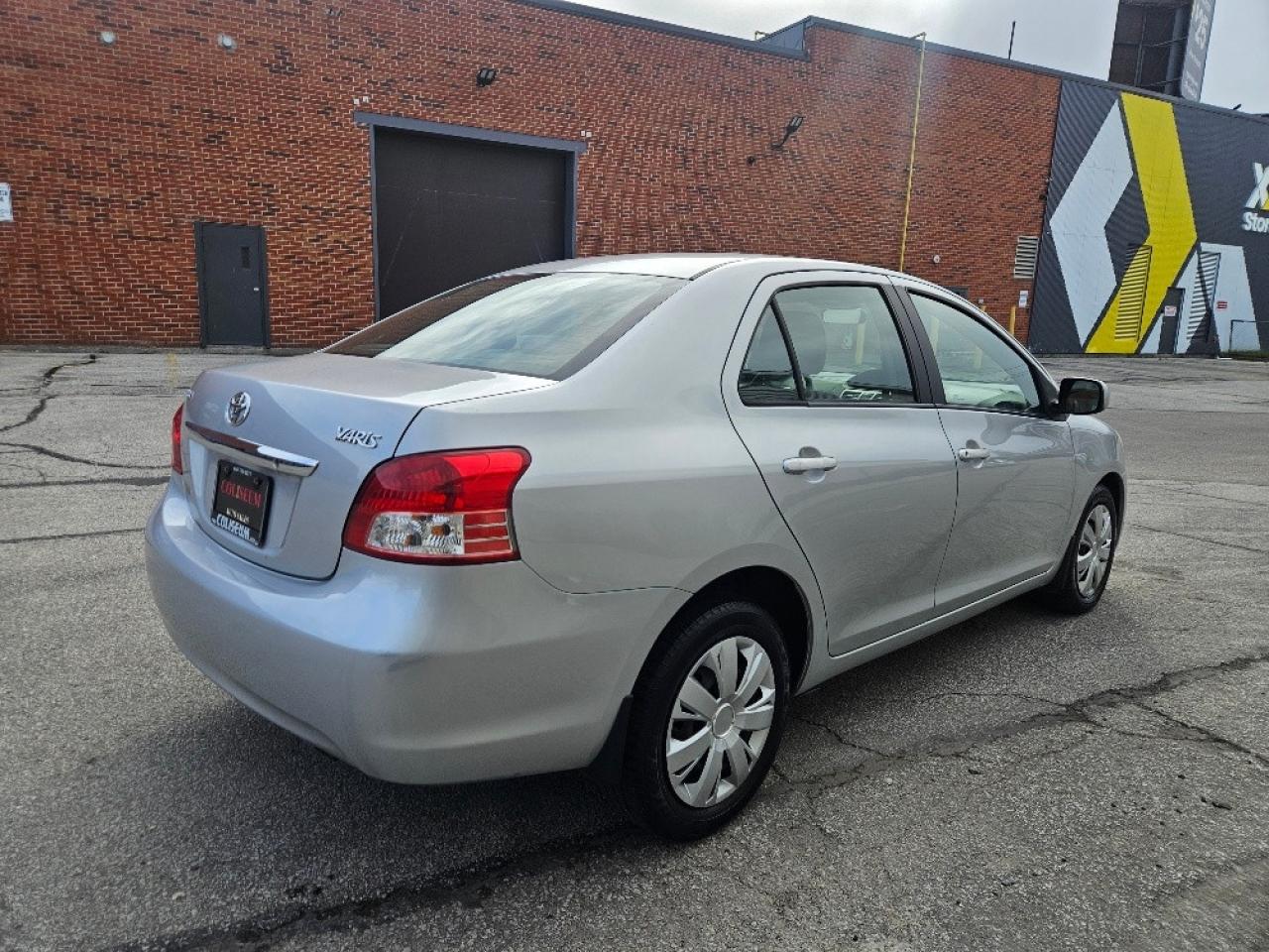 2011 Toyota Yaris AUTOMATIC-ONLY 96000KM-CLEAN CARFAX-CERTIFIED Photo4