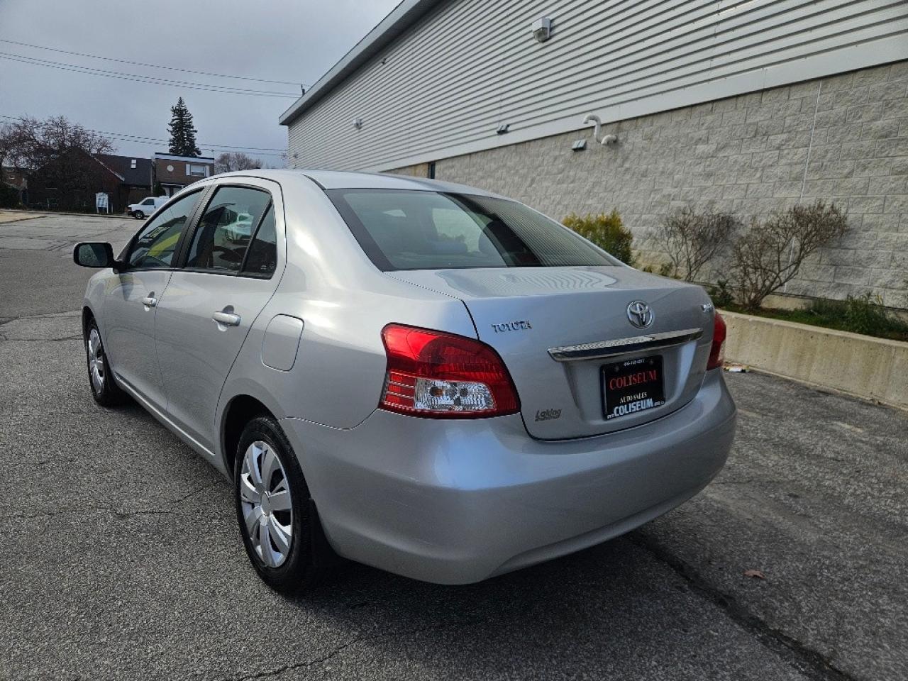 2011 Toyota Yaris AUTOMATIC-ONLY 96000KM-CLEAN CARFAX-CERTIFIED Photo