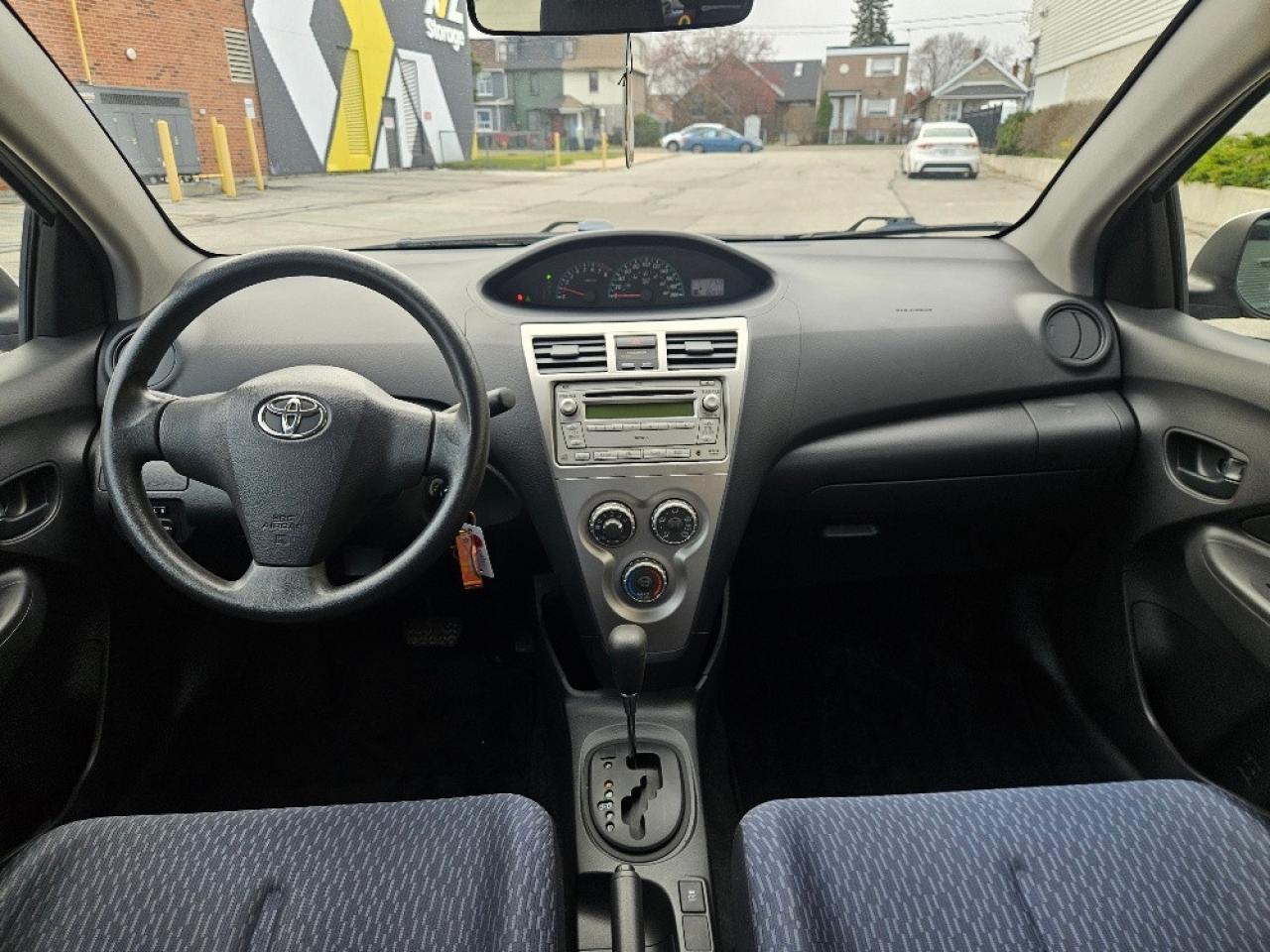 2011 Toyota Yaris AUTOMATIC-ONLY 96000KM-CLEAN CARFAX-CERTIFIED Photo