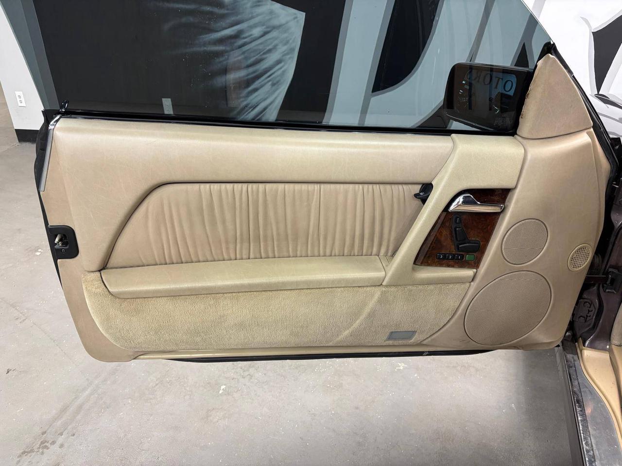 1993 Mercedes-Benz 600 SL RWD Photo