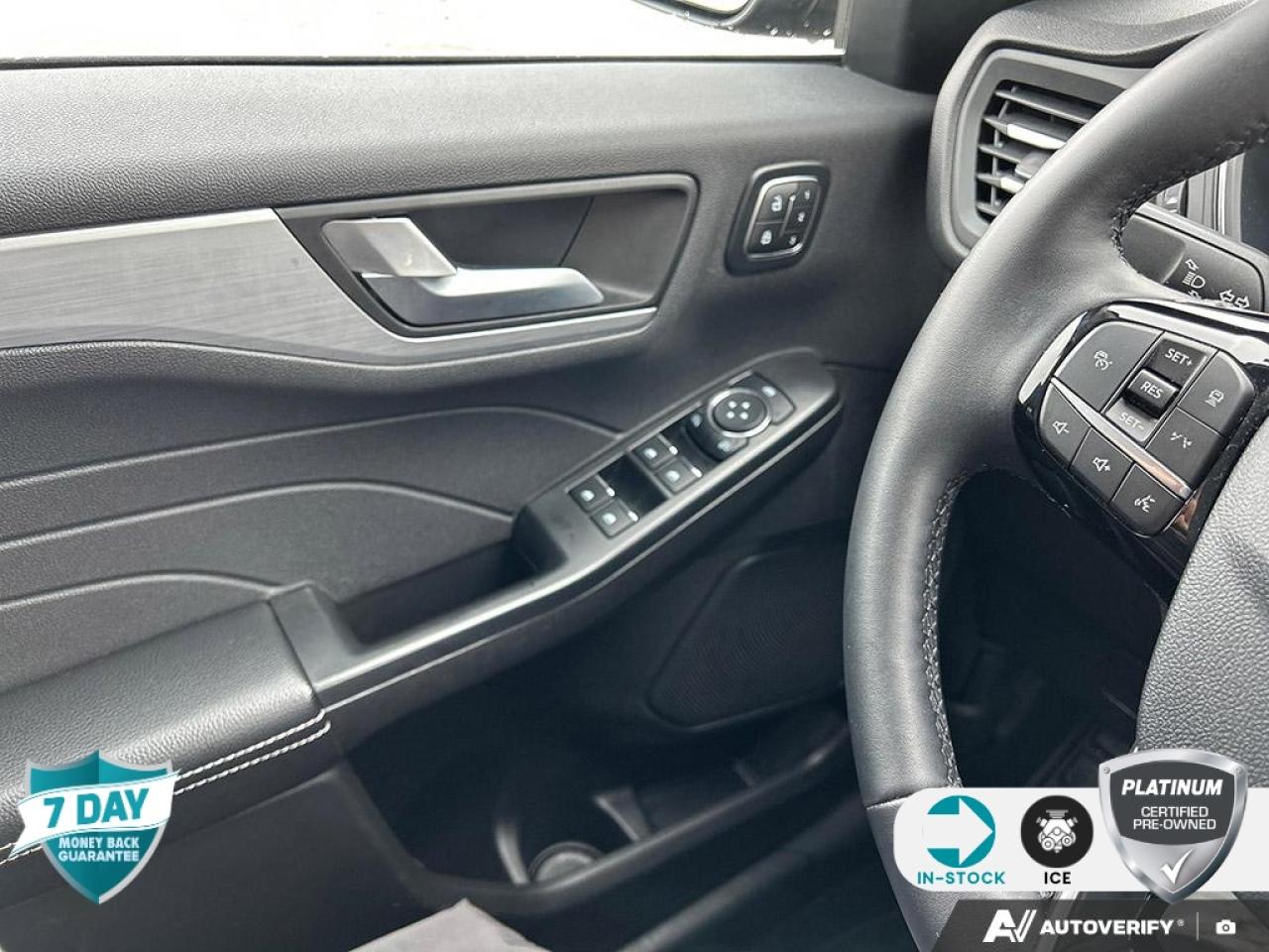 2025 Ford Escape Platinum PLATINUM AWD LEATHER NAVI CERTIFIED Photo