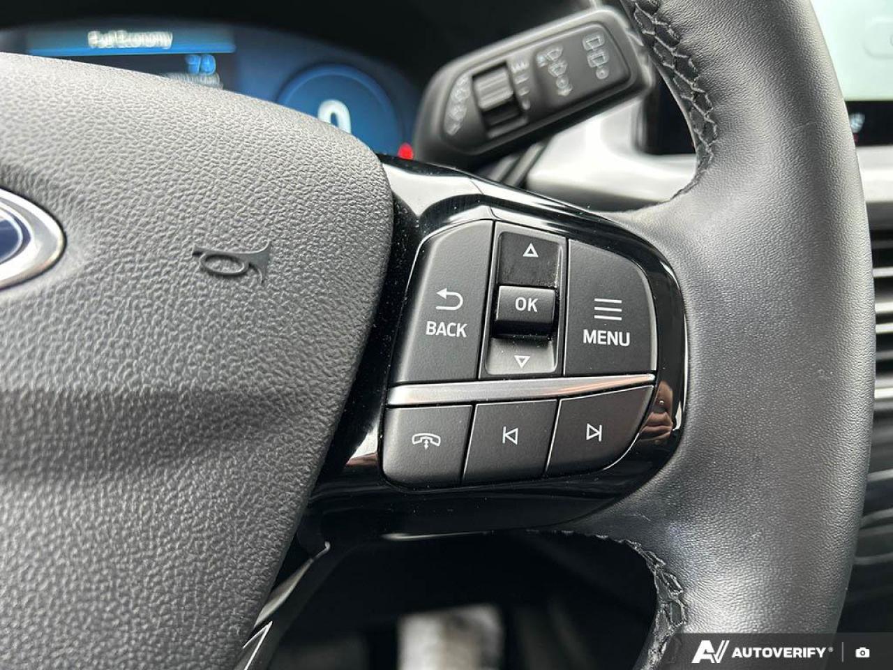 2025 Ford Escape Platinum PLATINUM AWD LEATHER NAVI CERTIFIED Photo