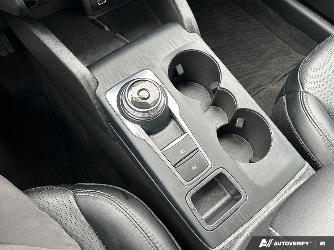 2025 Ford Escape Platinum PLATINUM AWD LEATHER NAVI CERTIFIED Photo