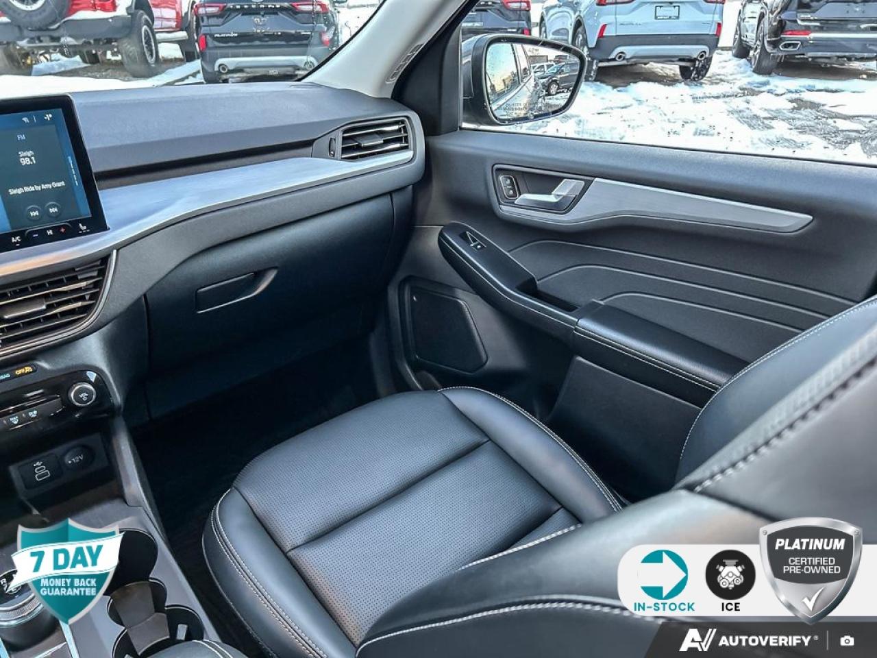 2025 Ford Escape Platinum PLATINUM AWD LEATHER NAVI CERTIFIED Photo