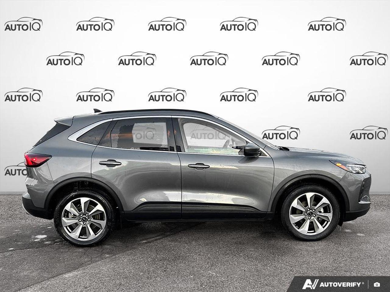 2025 Ford Escape Platinum PLATINUM AWD LEATHER NAVI CERTIFIED Photo2