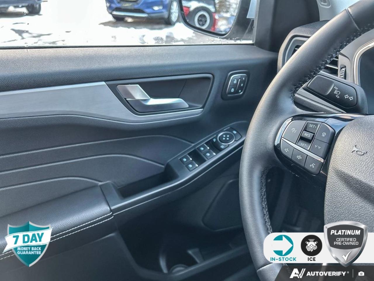 2025 Ford Escape Platinum PLATINUM AWD LEATHER NAVI CERTIFIED Photo