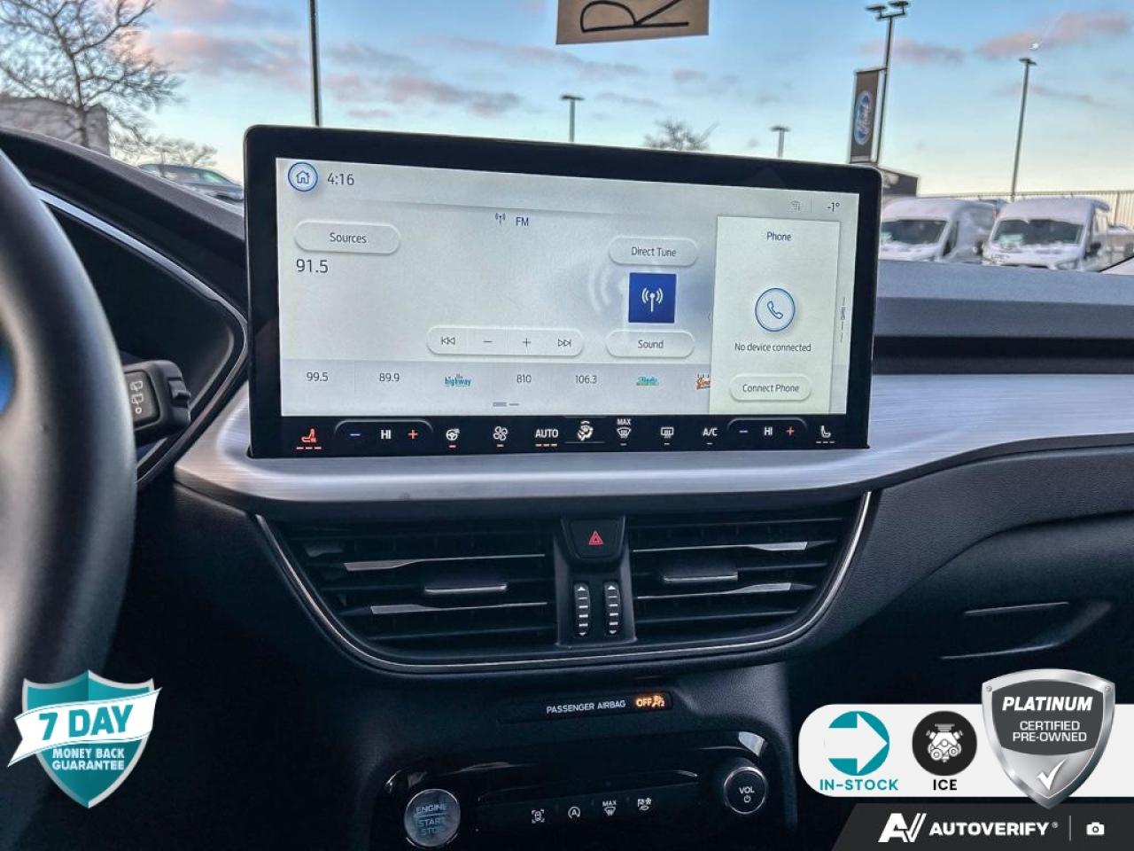 2025 Ford Escape Platinum PLATINUM AWD LEATHER NAVI CERTIFIED Photo