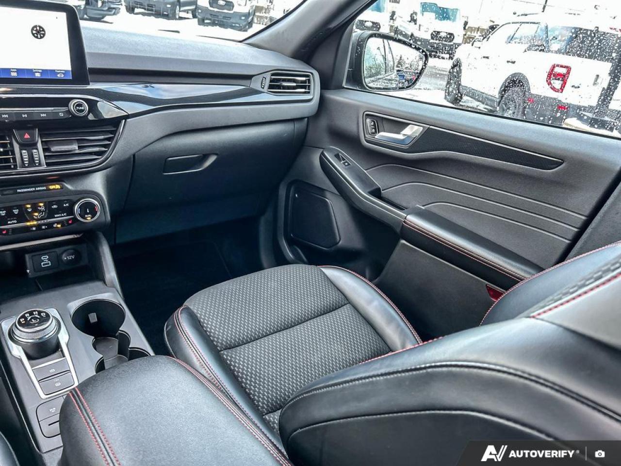 2023 Ford Escape ST-Line ST LINE AWD HEATED SEATS CERTIFIED Photo