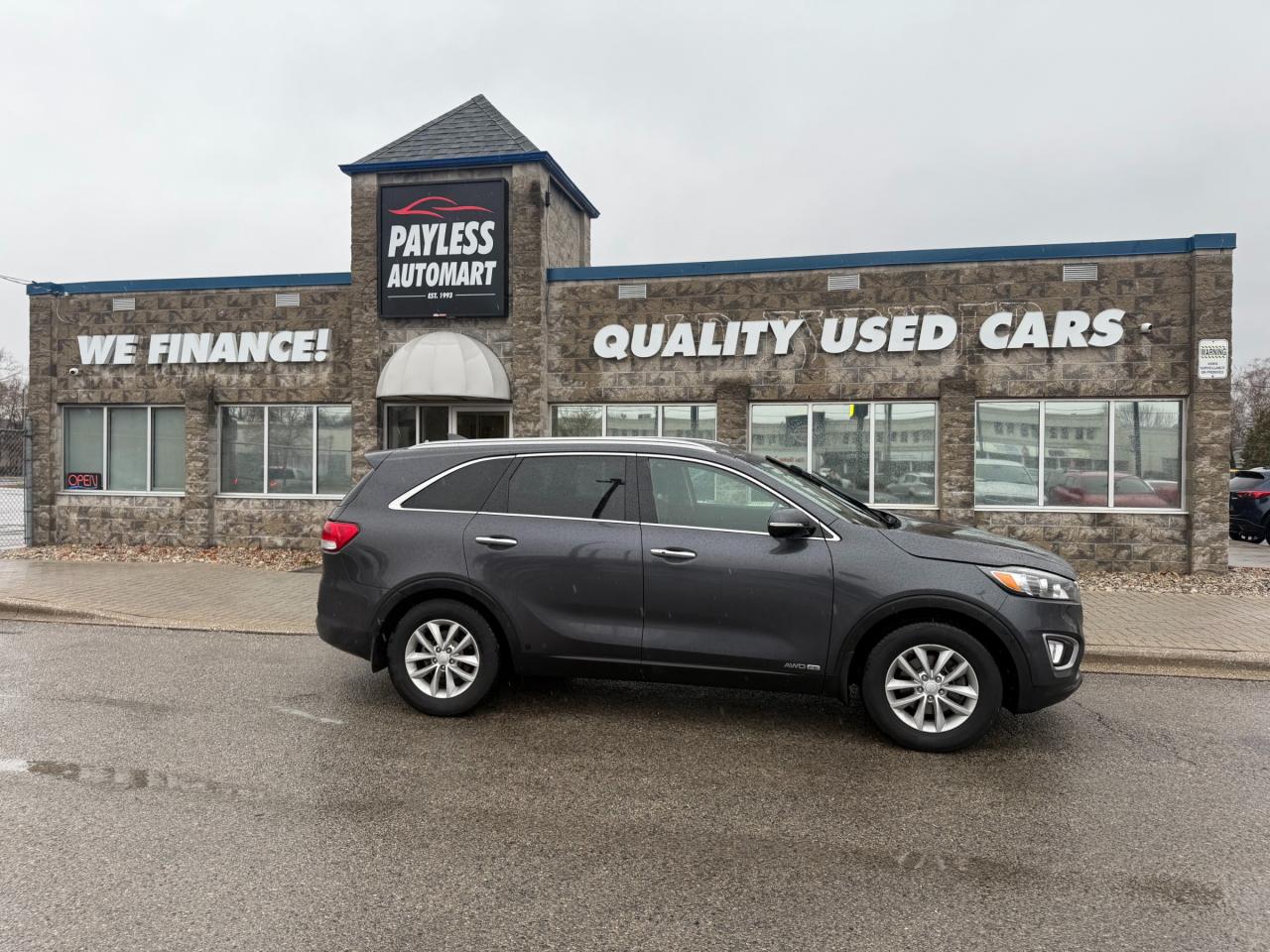 Used 2017 Kia Sorento 3.3L LX V6 7-Seater for sale in Sarnia, ON