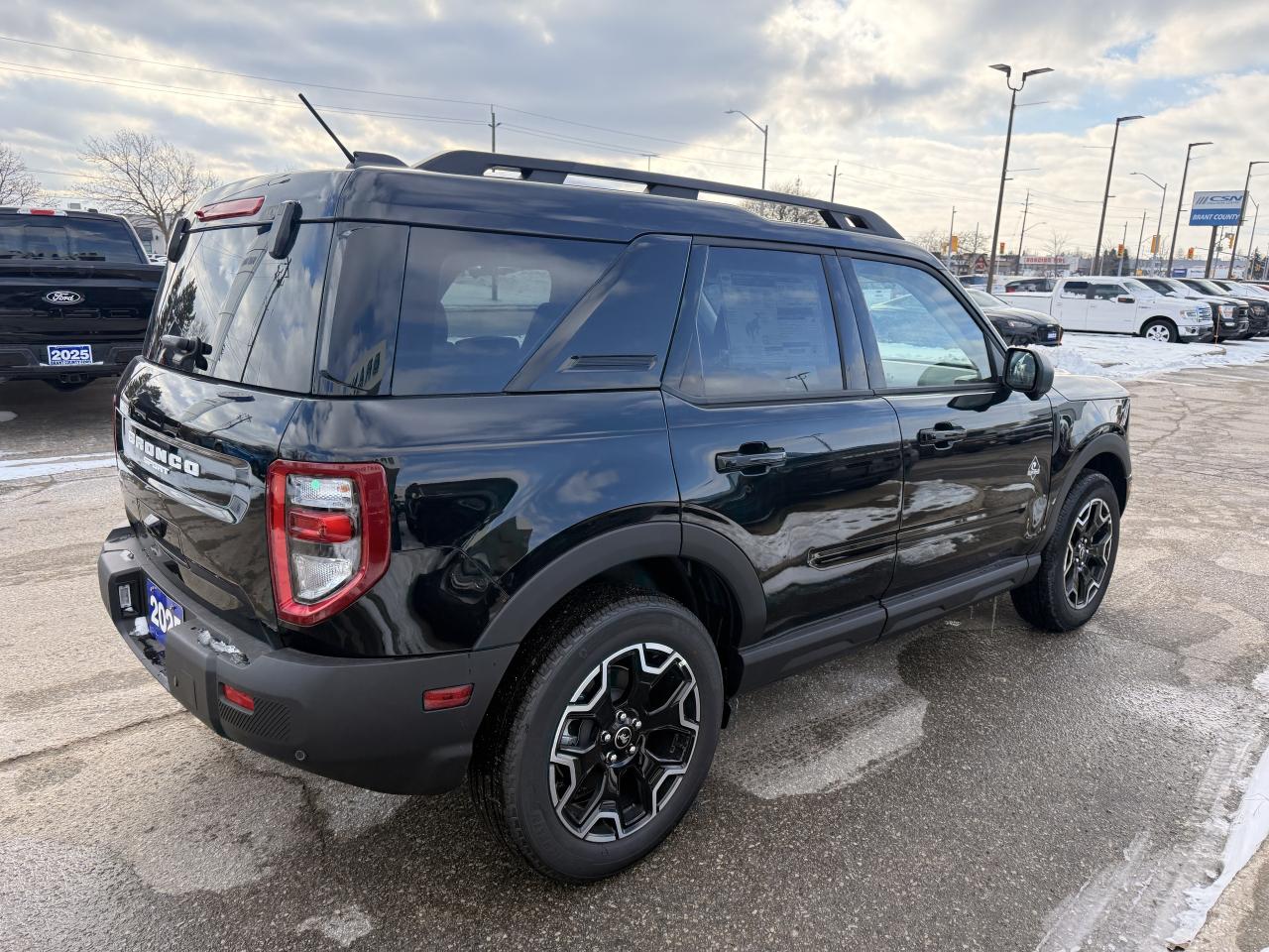2025 Ford Bronco Sport Outer Banks/Moonroof/Tech Pkg Photo