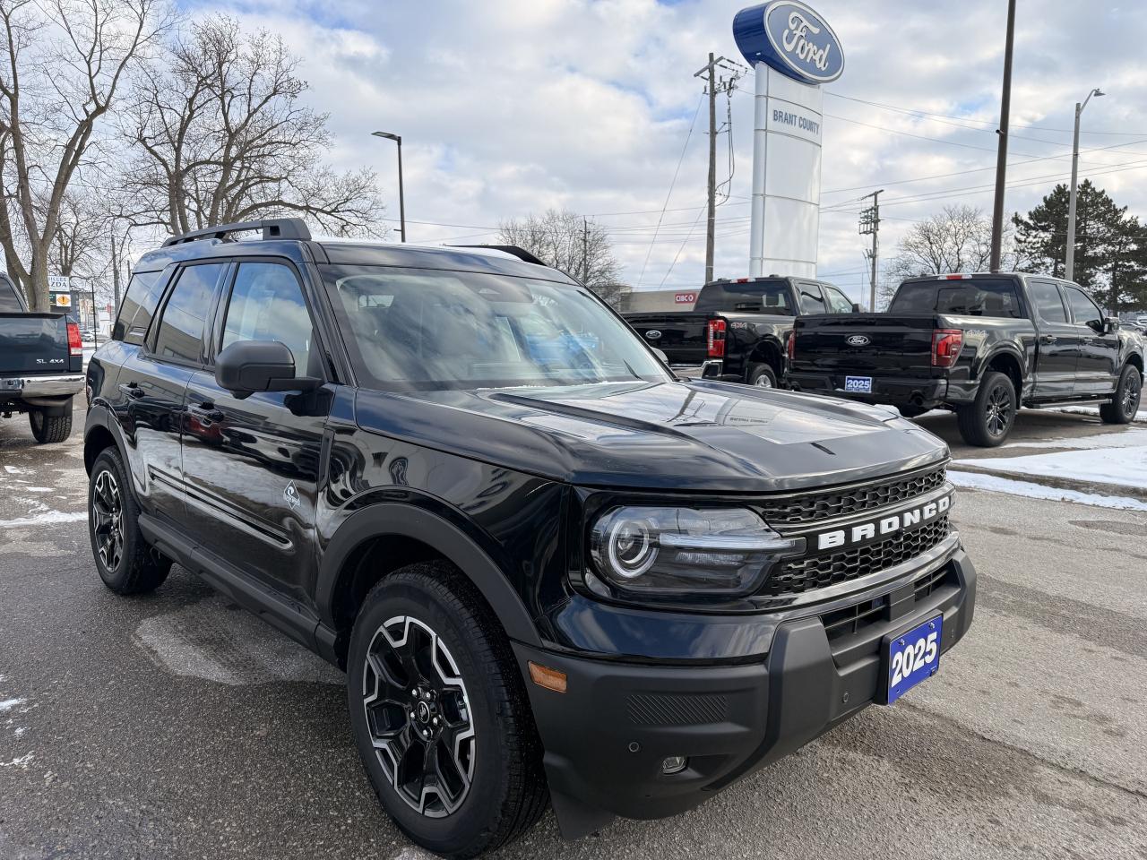 2025 Ford Bronco Sport Outer Banks/Moonroof/Tech Pkg Photo