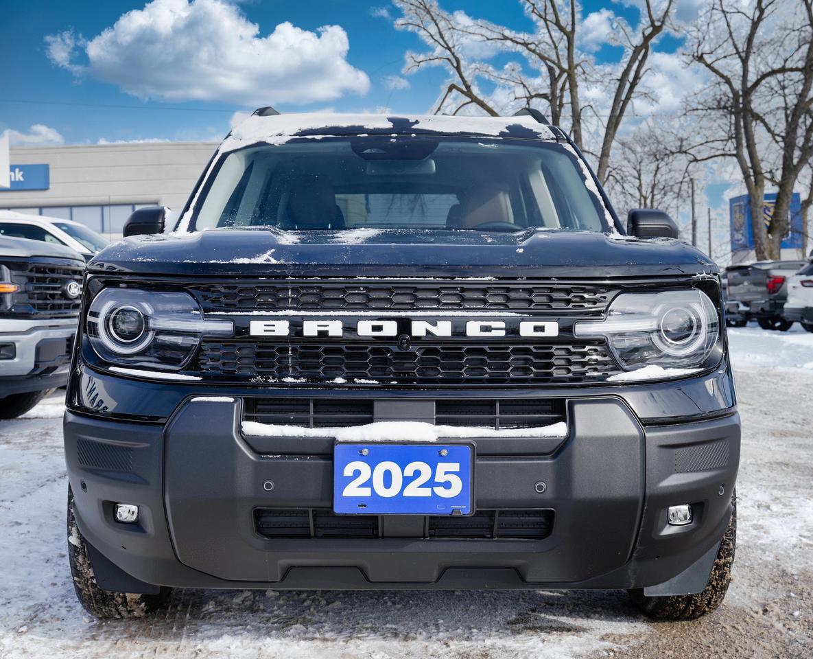 2025 Ford Bronco Sport OUTER BANKS | MOONROOF | TECH PKG | LEATHER Photo2