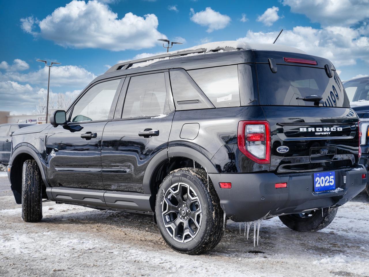 2025 Ford Bronco Sport OUTER BANKS | MOONROOF | TECH PKG | LEATHER Photo