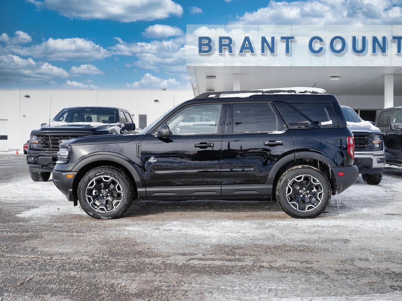 2025 Ford Bronco Sport OUTER BANKS | MOONROOF | TECH PKG | LEATHER Photo3