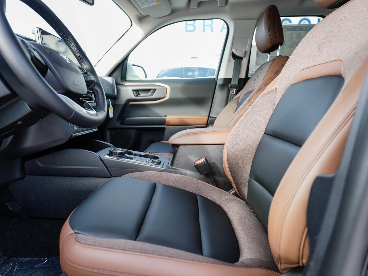 2025 Ford Bronco Sport OUTER BANKS | MOONROOF | TECH PKG | LEATHER Photo