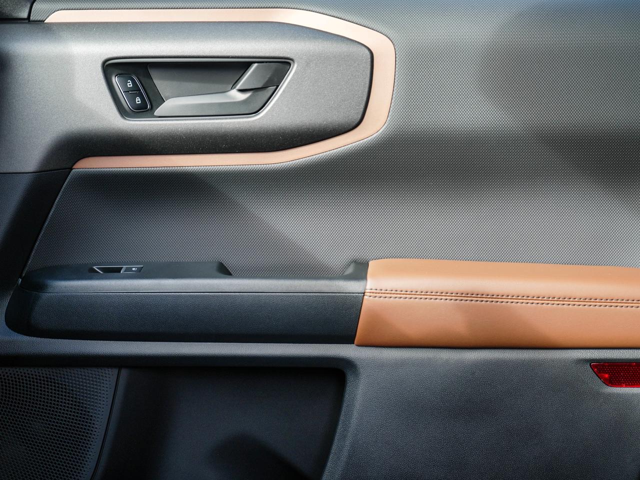 2025 Ford Bronco Sport OUTER BANKS | MOONROOF | TECH PKG | LEATHER Photo