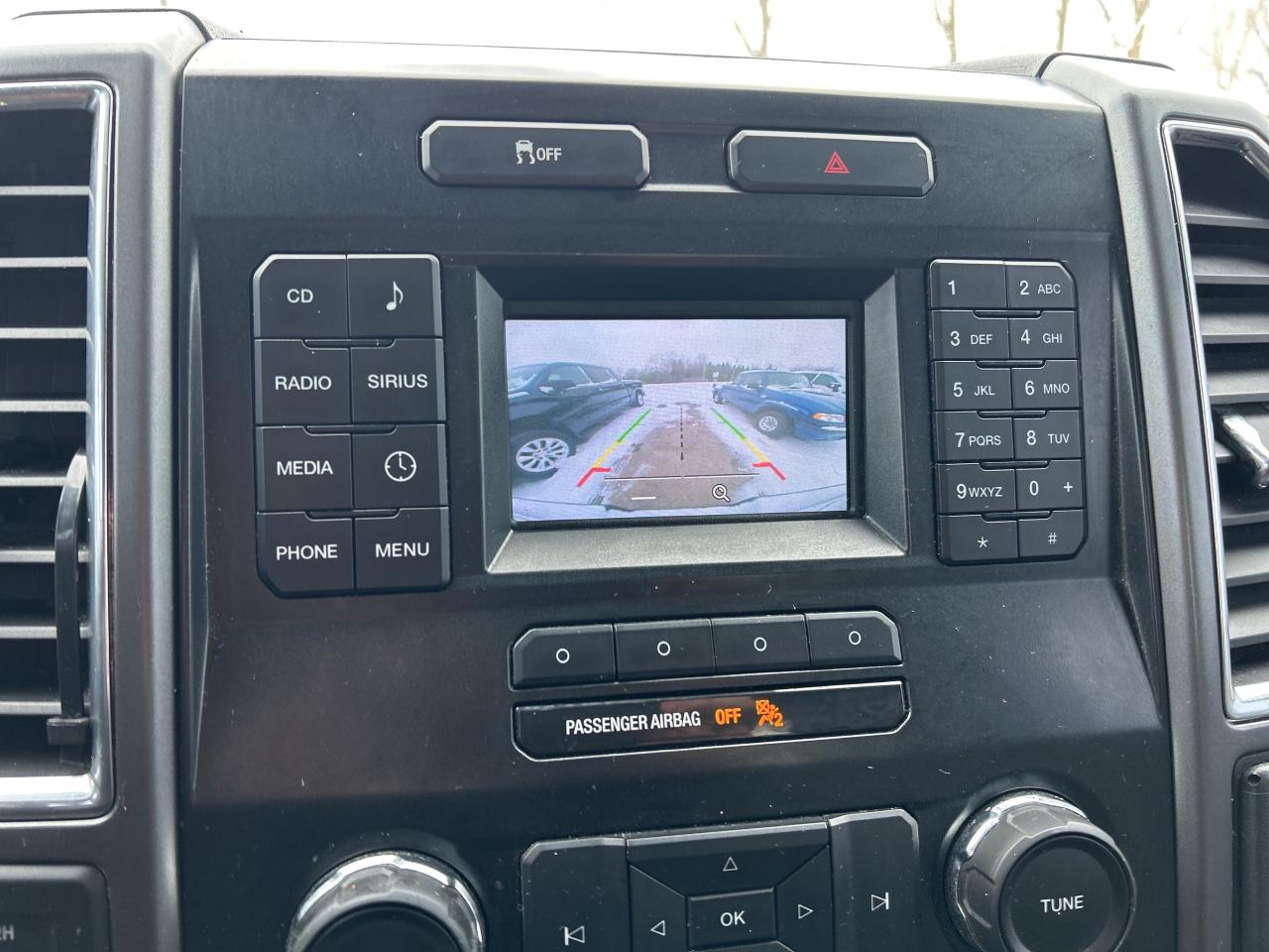 2016 Ford F-150 XLT, REG CAB 4X4, 8 FT BOX, BACK UP CAMERA! - Photo #16