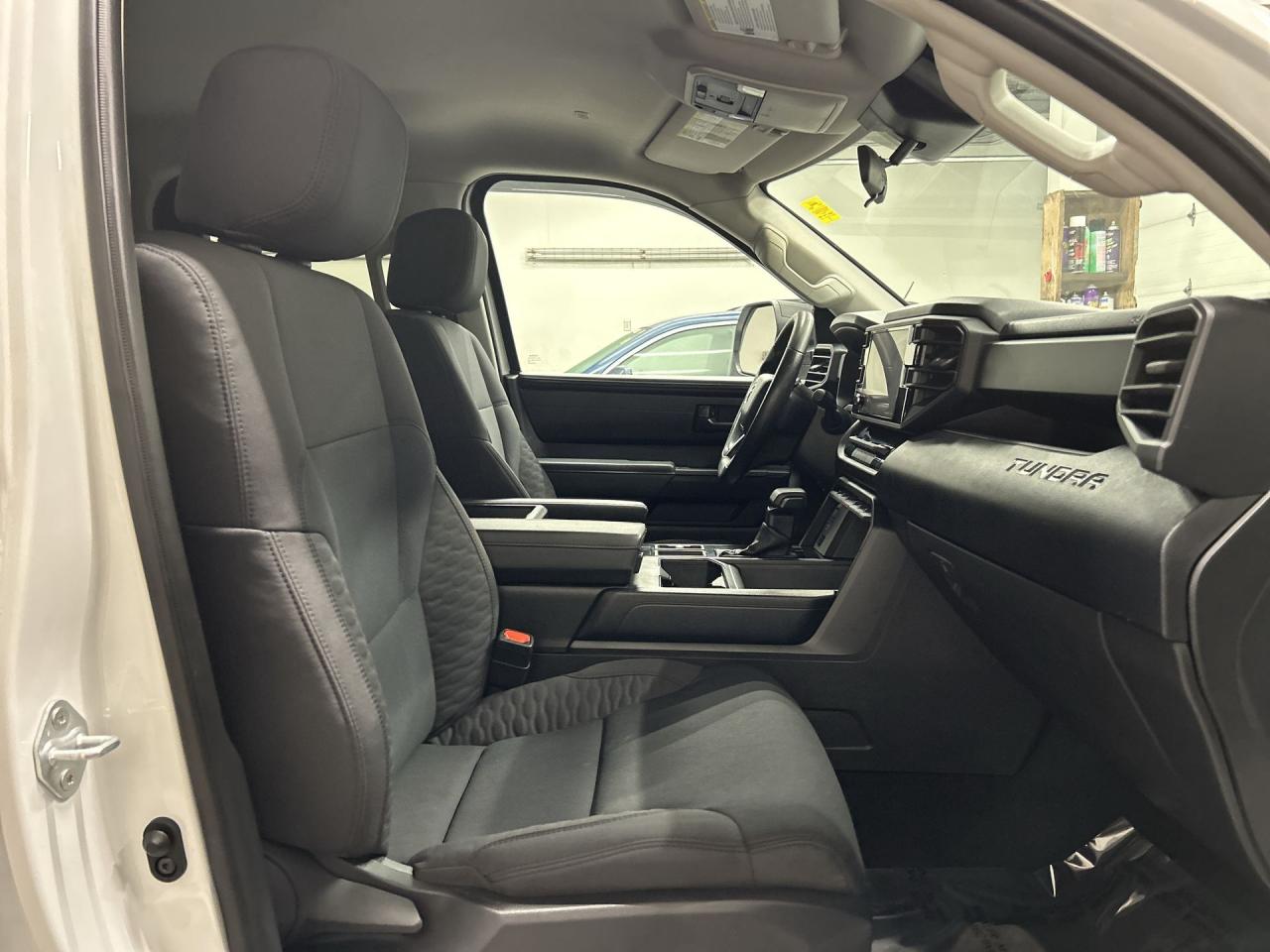 2023 Toyota Tundra 4X4 |ONLY 27,000KMS! |CARPLAY |TONNEAU | REAR CAM Photo