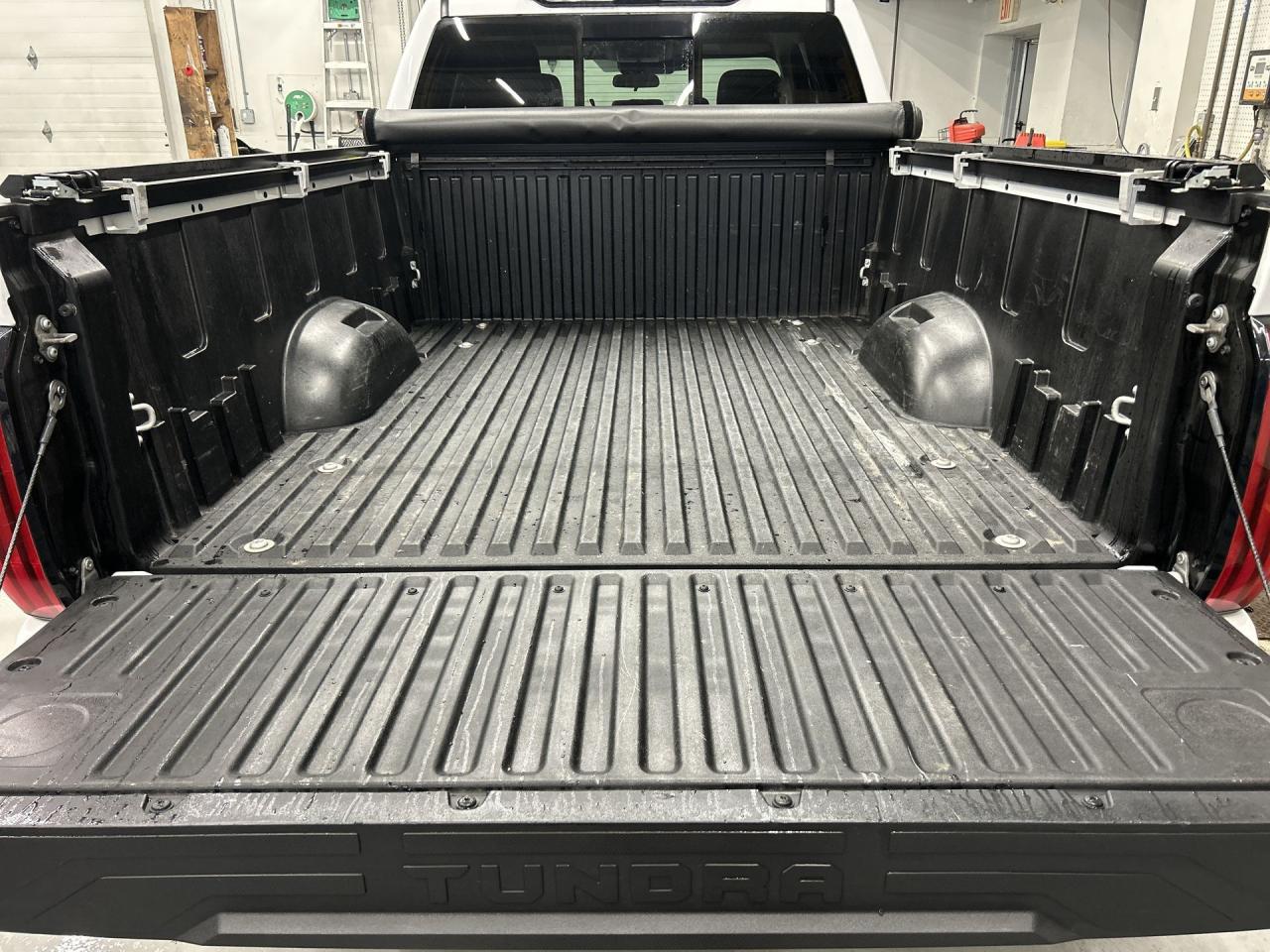 2023 Toyota Tundra 4X4 |ONLY 27,000KMS! |CARPLAY |TONNEAU | REAR CAM Photo