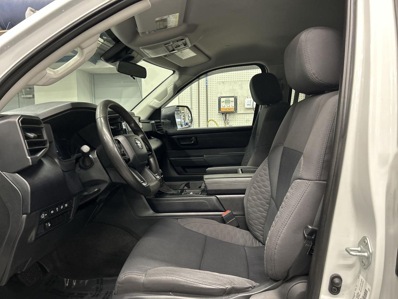 2023 Toyota Tundra 4X4 |ONLY 27,000KMS! |CARPLAY |TONNEAU | REAR CAM Photo