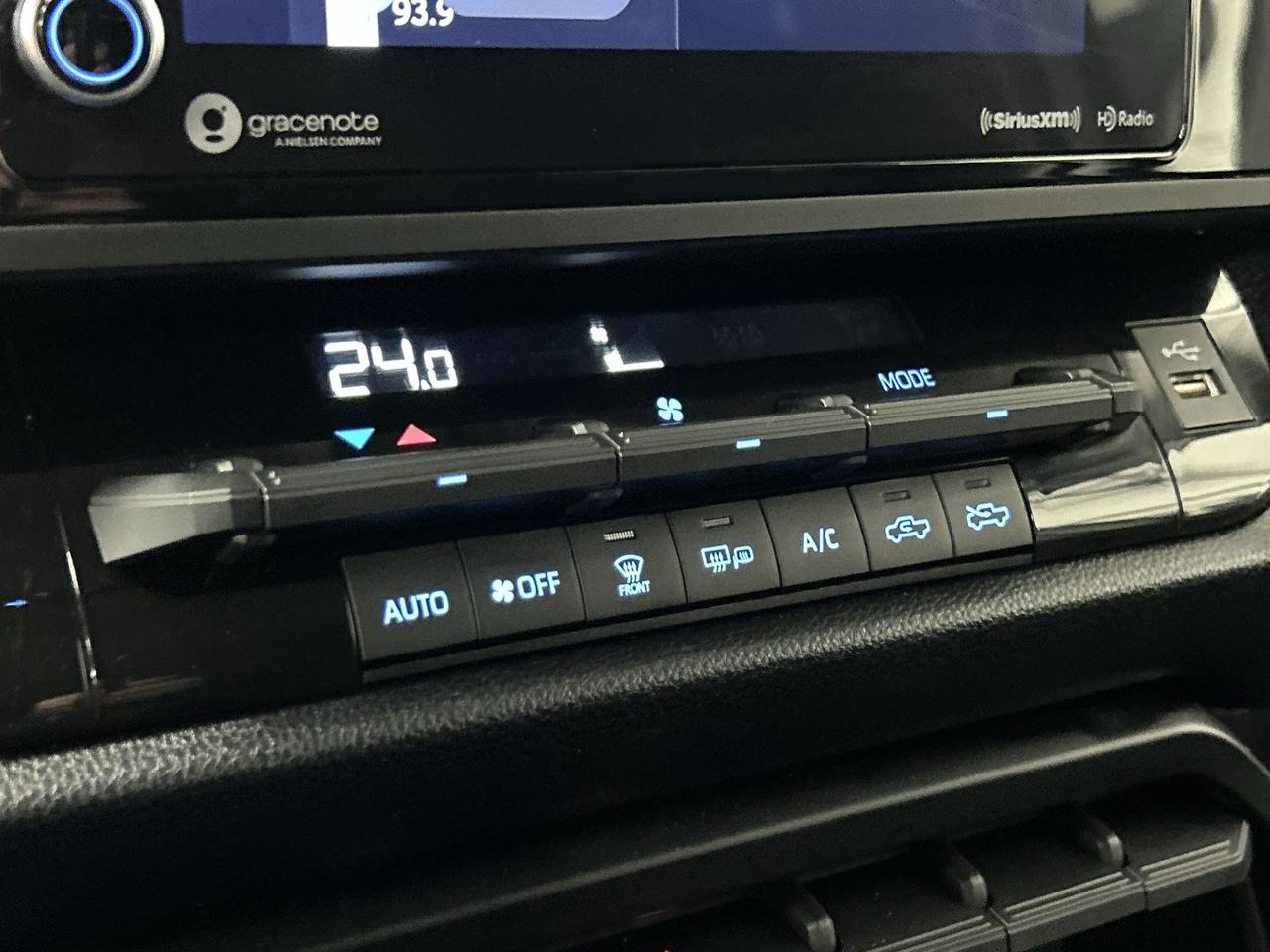 2023 Toyota Tundra 4X4 |ONLY 27,000KMS! |CARPLAY |TONNEAU | REAR CAM Photo
