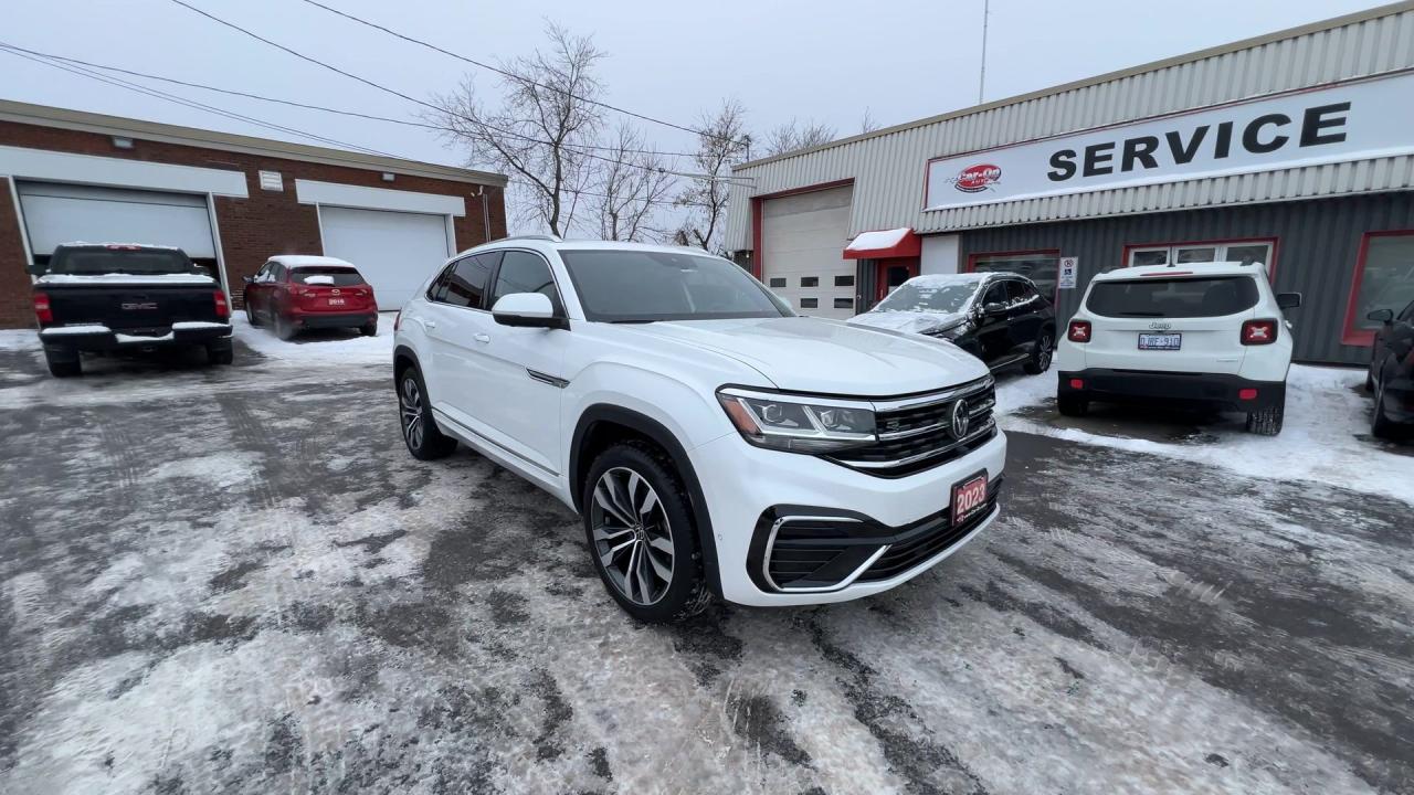 2023 Volkswagen Atlas Cross Sport EXECLINE R-LINE AWD | COOLED LEATHER | PANO ROOF Photo