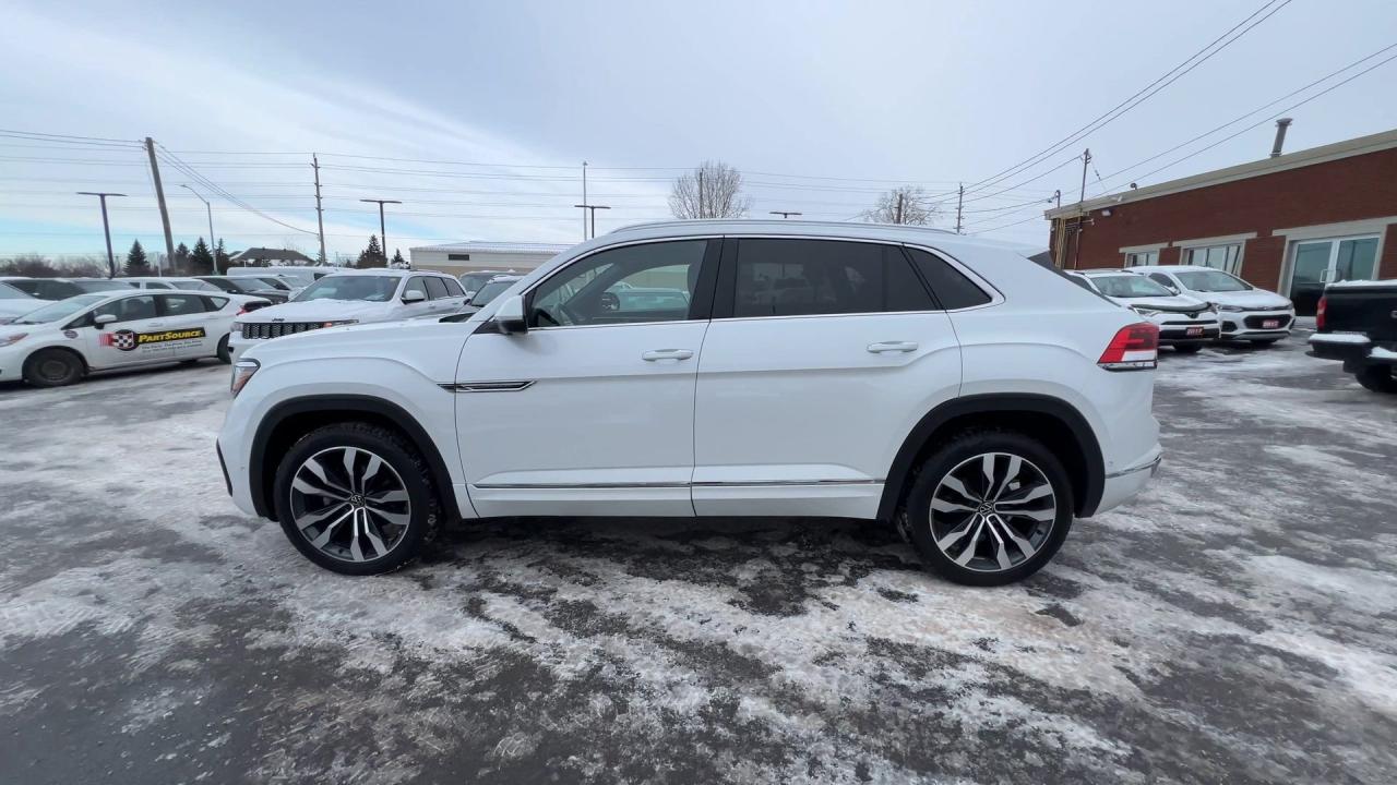 2023 Volkswagen Atlas Cross Sport EXECLINE R-LINE AWD | COOLED LEATHER | PANO ROOF Photo