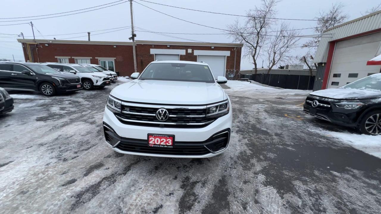 2023 Volkswagen Atlas Cross Sport EXECLINE R-LINE AWD | COOLED LEATHER | PANO ROOF Photo2