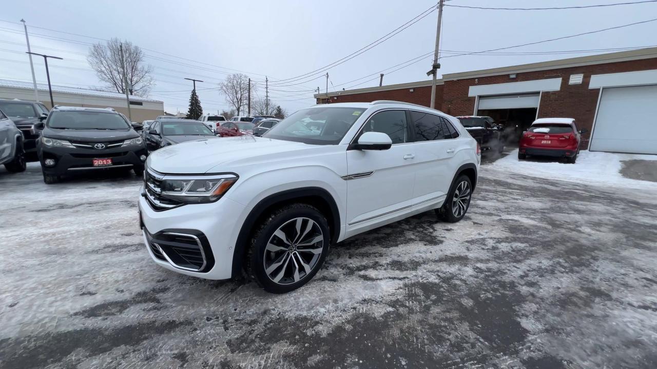 2023 Volkswagen Atlas Cross Sport EXECLINE R-LINE AWD | COOLED LEATHER | PANO ROOF Photo3