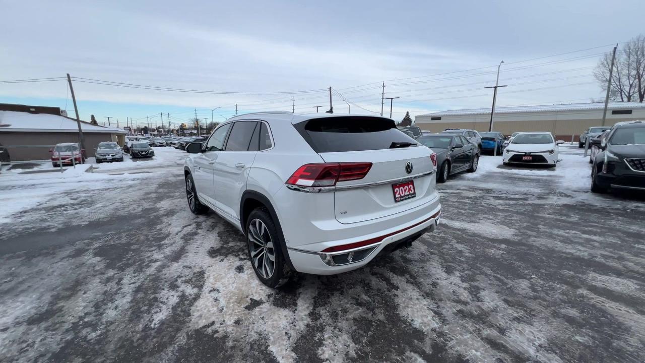 2023 Volkswagen Atlas Cross Sport EXECLINE R-LINE AWD | COOLED LEATHER | PANO ROOF Photo