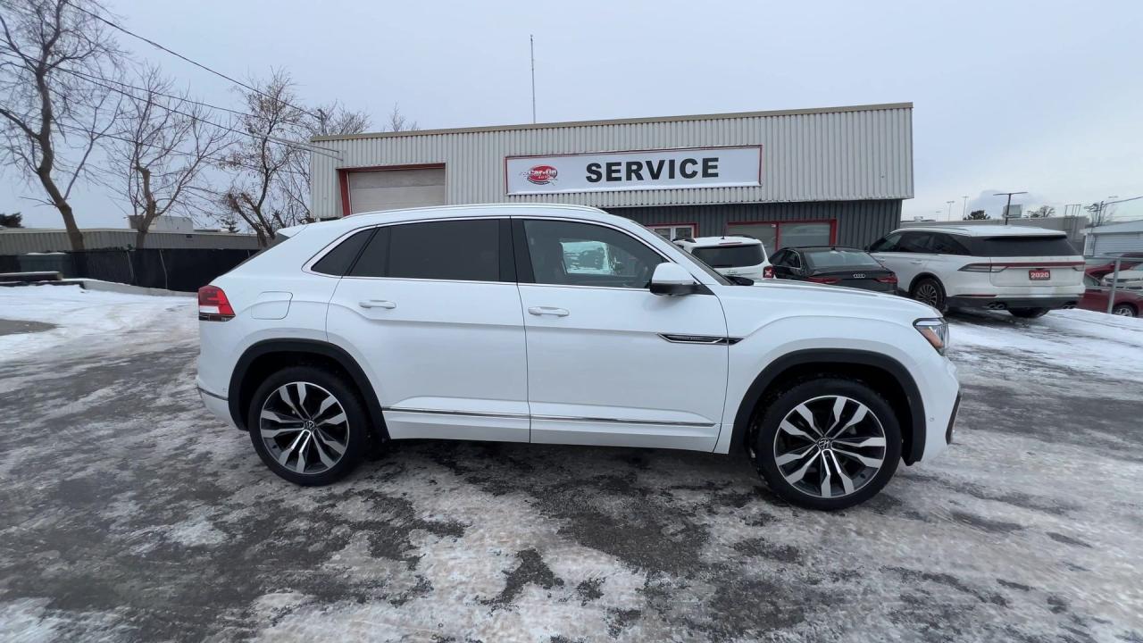 2023 Volkswagen Atlas Cross Sport EXECLINE R-LINE AWD | COOLED LEATHER | PANO ROOF Photo