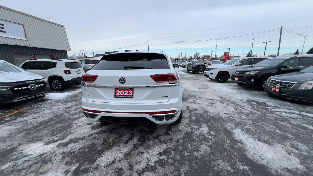 2023 Volkswagen Atlas Cross Sport EXECLINE R-LINE AWD | COOLED LEATHER | PANO ROOF Photo