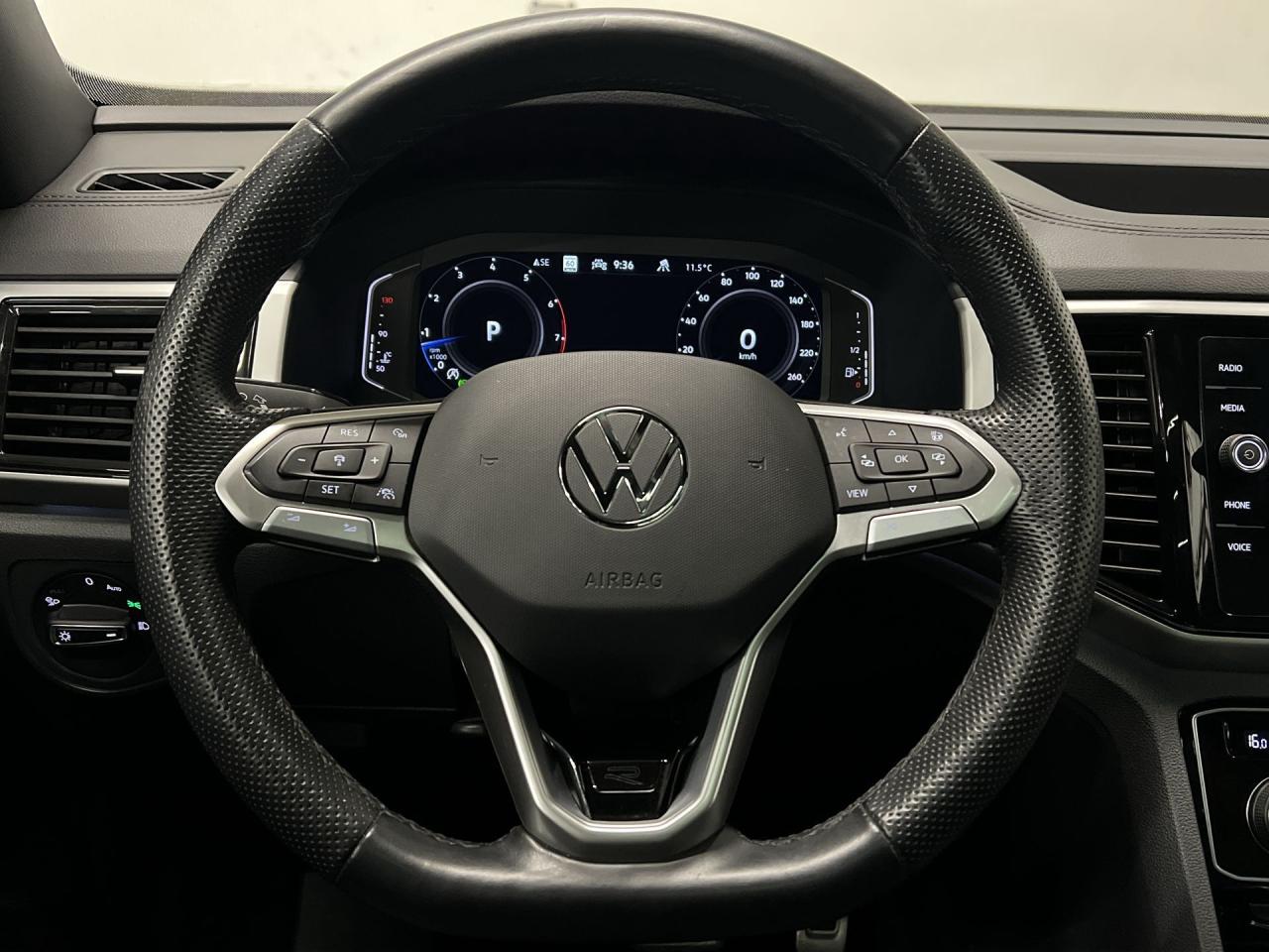 2023 Volkswagen Atlas Cross Sport EXECLINE R-LINE AWD | COOLED LEATHER | PANO ROOF Photo