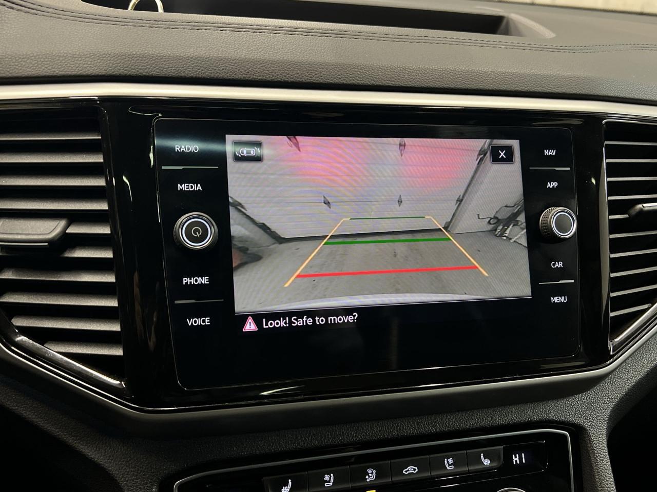 2023 Volkswagen Atlas Cross Sport EXECLINE R-LINE AWD | COOLED LEATHER | PANO ROOF Photo