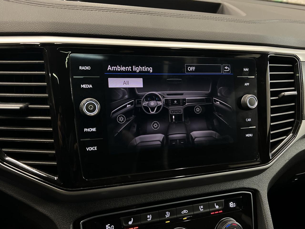 2023 Volkswagen Atlas Cross Sport EXECLINE R-LINE AWD | COOLED LEATHER | PANO ROOF Photo