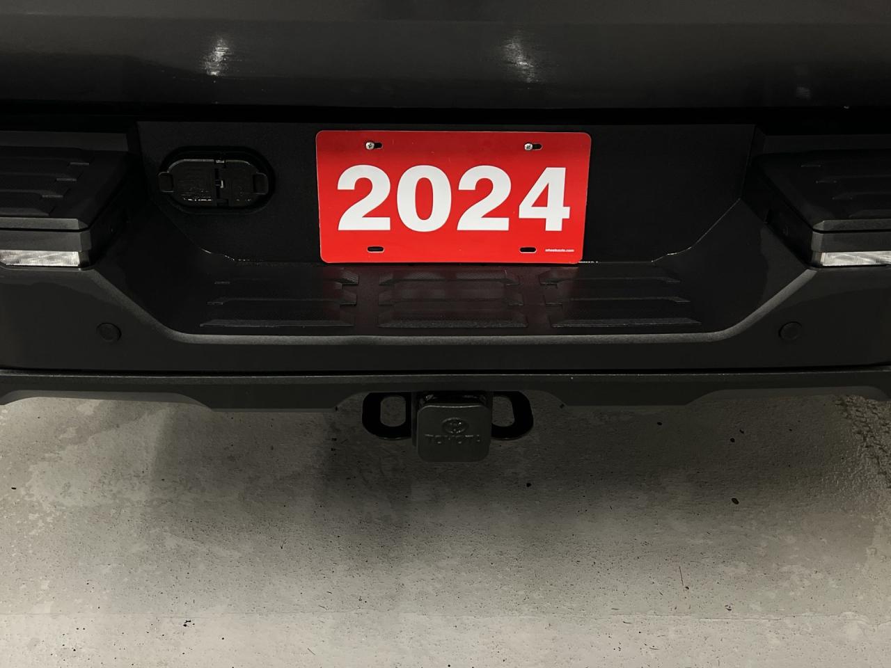 2024 Toyota Tundra TRD OFF-ROAD 4X4 | CREWMAX | HTD SEATS | TOW PKG Photo