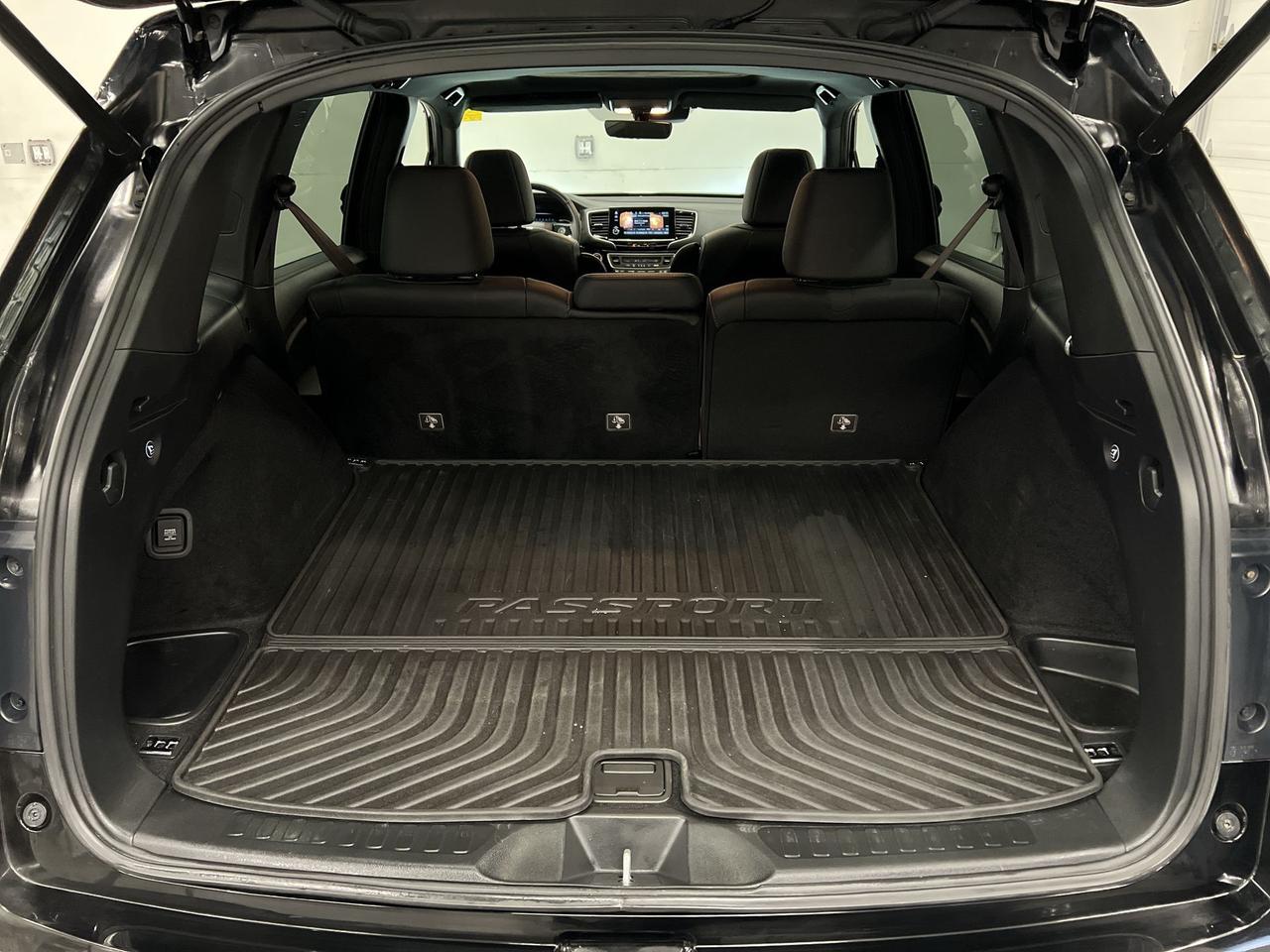 2021 Honda Passport TOURING AWD | COOLED LEATHER | SUNROOF | CARPLAY Photo