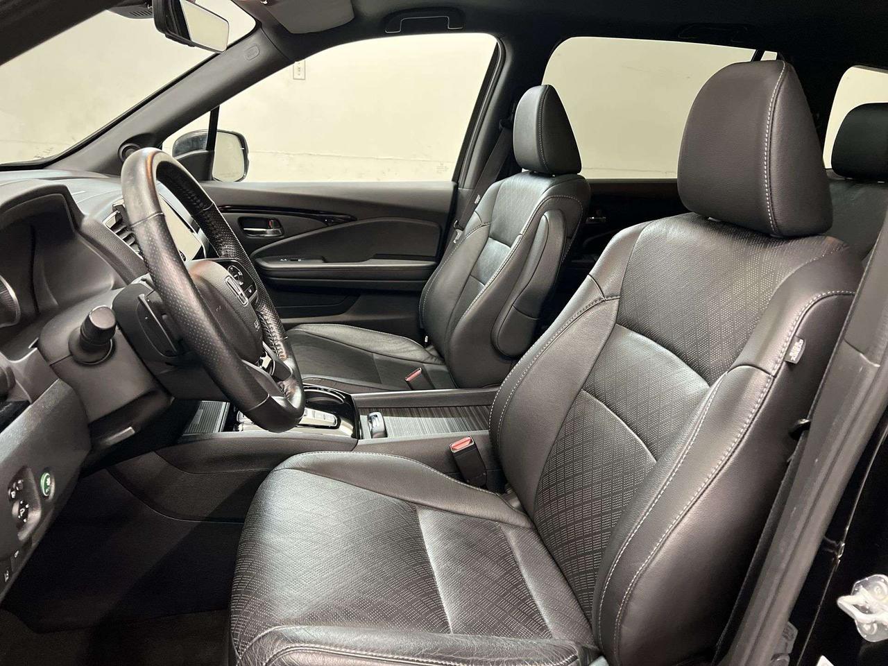 2021 Honda Passport TOURING AWD | COOLED LEATHER | SUNROOF | CARPLAY Photo