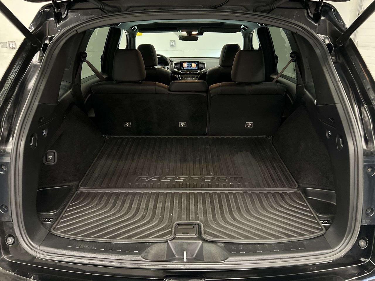 2021 Honda Passport TOURING AWD | COOLED LEATHER | SUNROOF | CARPLAY Photo