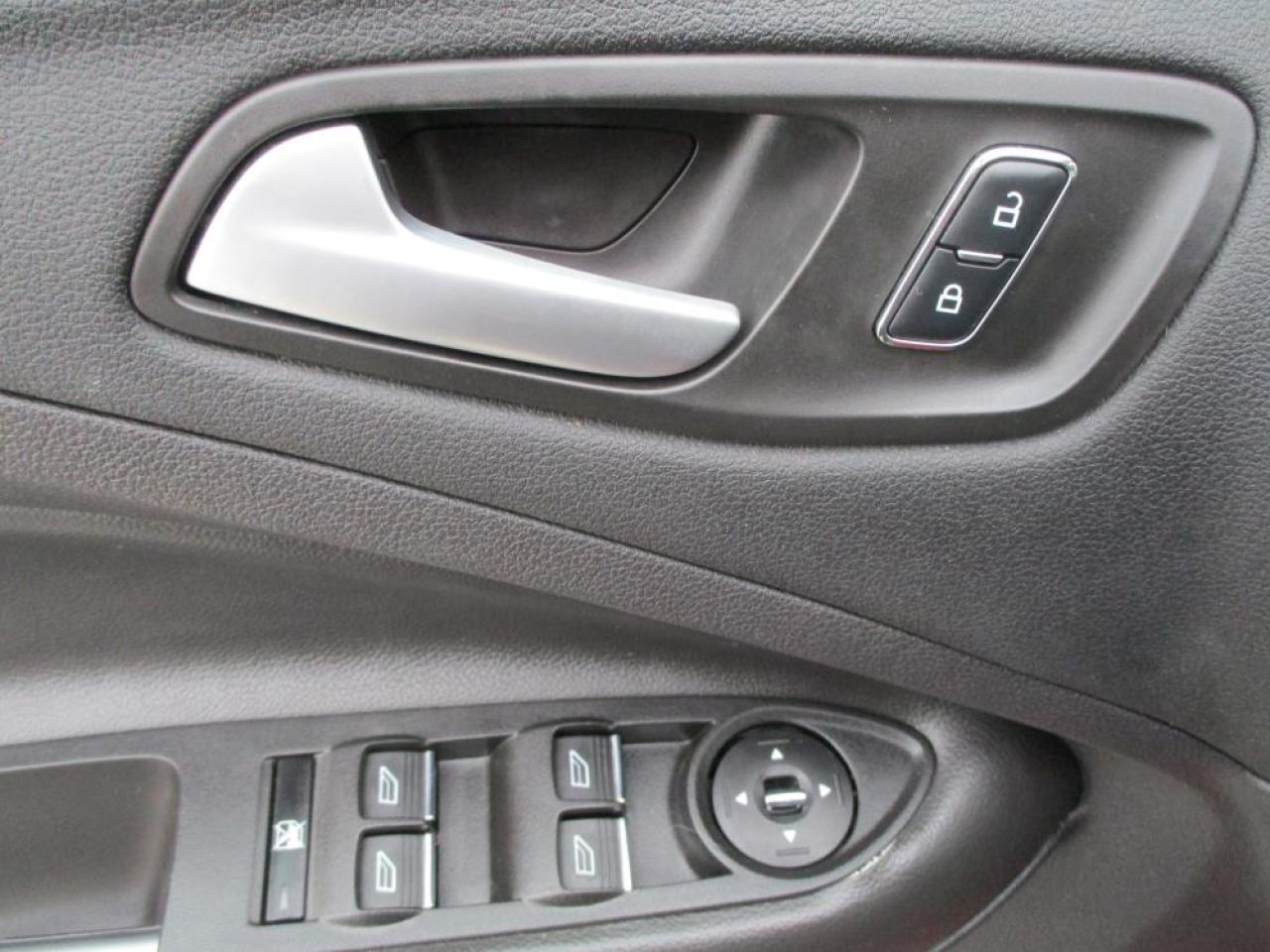 2015 Ford Escape SE 4WD Photo9