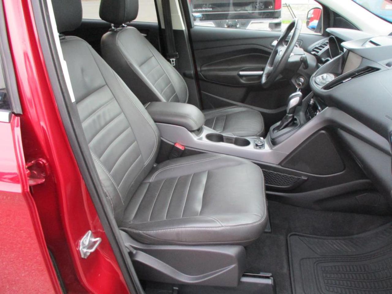 2015 Ford Escape SE 4WD Photo12