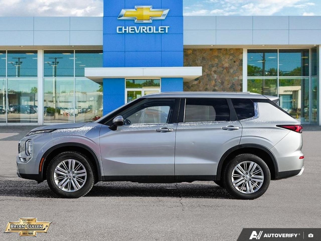 2022 Mitsubishi Outlander SE SE S-AWC Photo2