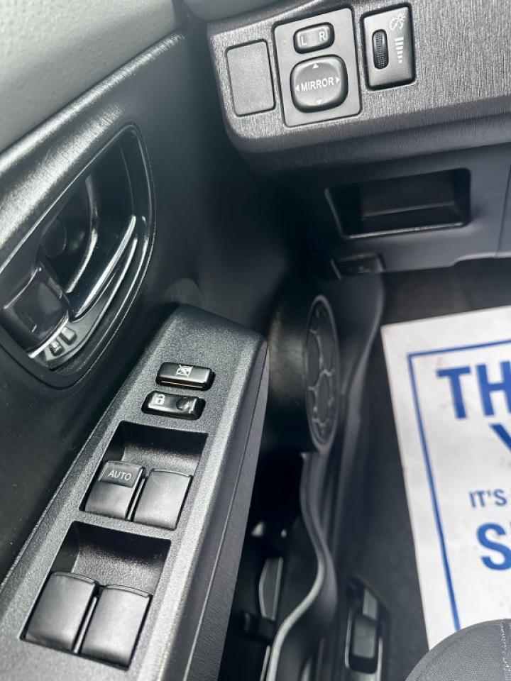 2014 Toyota Yaris LE Photo